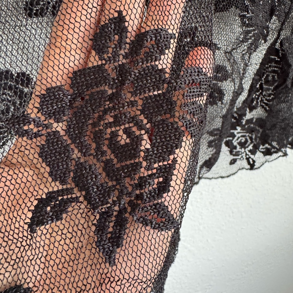 Lace Mesh Lettuce Hem Long Sleeve Top Size Medium Whimsygoth Chic - Picture 6 of 8